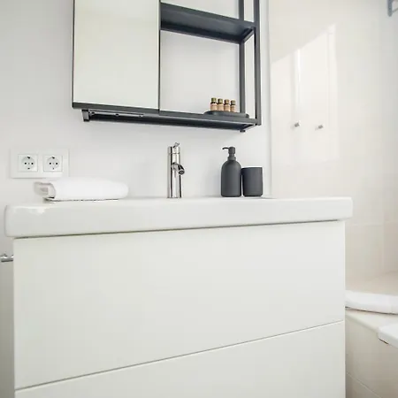 Apartment 12crc1038 - Big & Cozy 2bed In The *